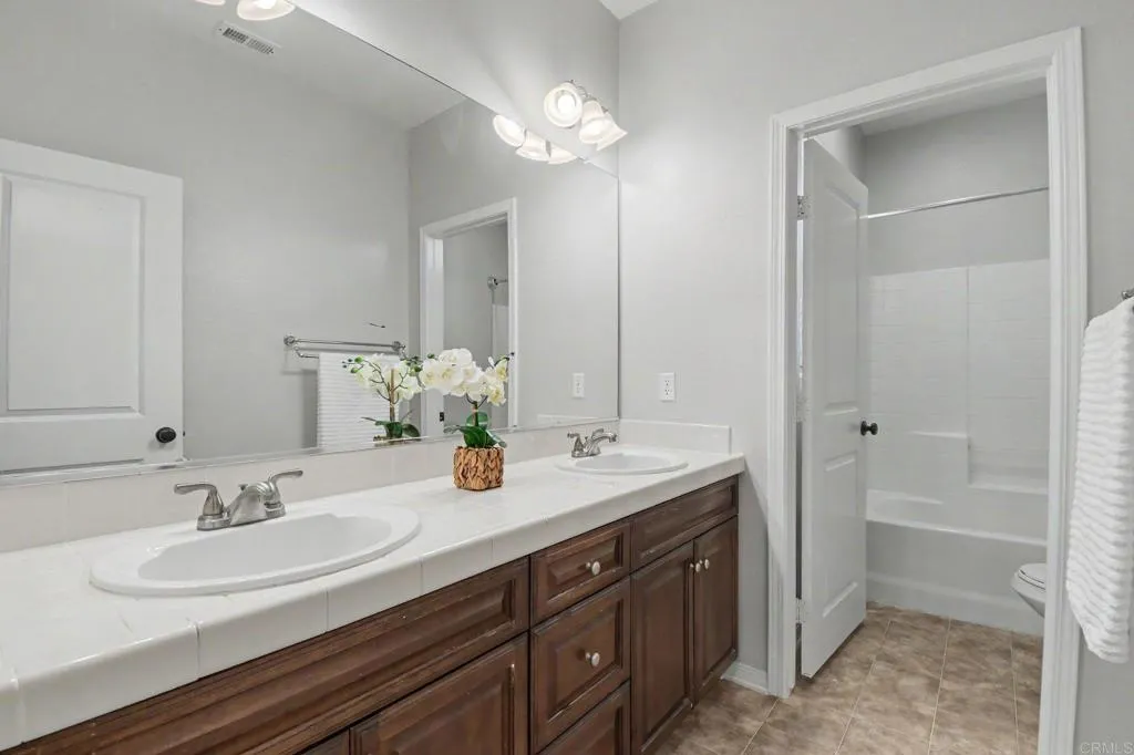 https://cdn.realtyfeed.com/cdn/127/306797603/7c1592561b0cdf8d91bbcafb2133831c.webp