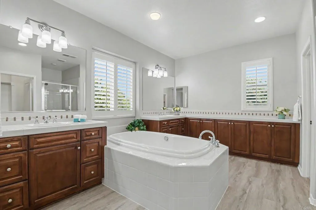 https://cdn.realtyfeed.com/cdn/127/306797603/e13c80d57079af66a1da368f9fbe4bdb.webp