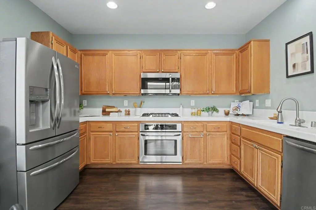 https://cdn.realtyfeed.com/cdn/127/306797721/74071fa64edfc0299d08bb132874e75e.webp