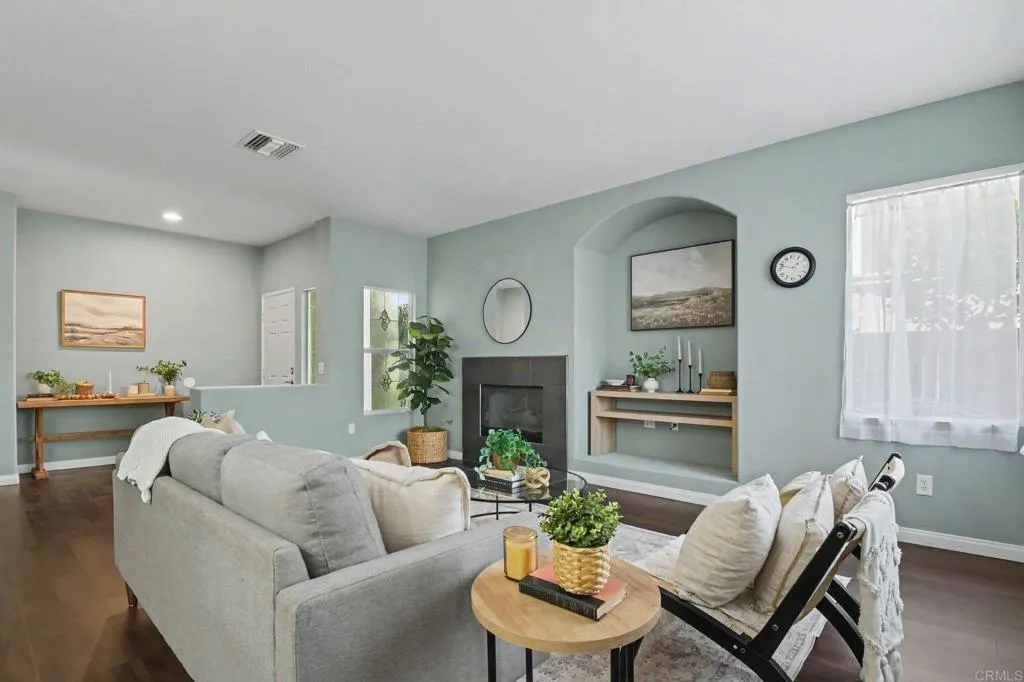 https://cdn.realtyfeed.com/cdn/127/306797721/897907e354063f6faab7e557461d36b4.webp
