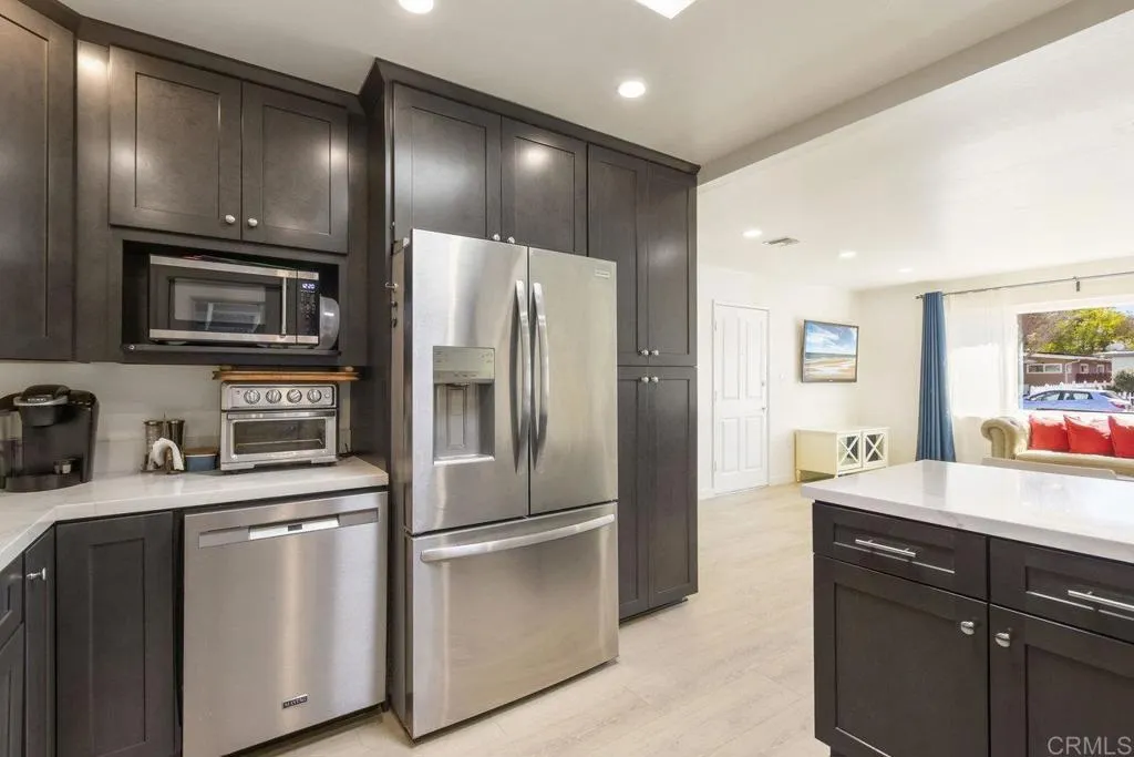 https://cdn.realtyfeed.com/cdn/127/306797815/388daa10471903e7d66e7d1db1bcf9f9.webp