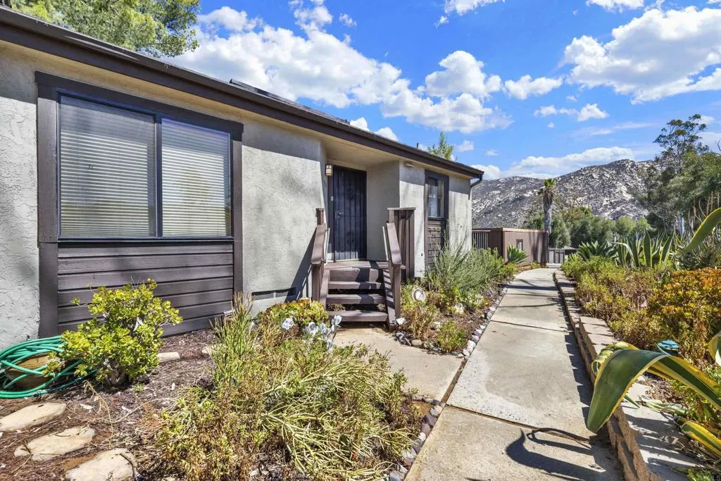 https://cdn.realtyfeed.com/cdn/127/306797818/2a9ffaeedfb440838cf5dac56dd752b4.webp