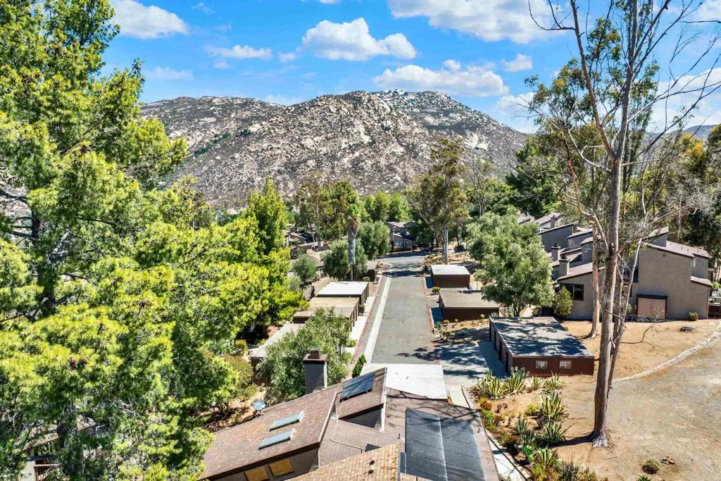 https://cdn.realtyfeed.com/cdn/127/306797818/3ff05a512f0ffb45d50637c79db470f4.webp