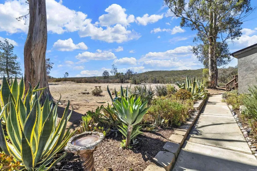 https://cdn.realtyfeed.com/cdn/127/306797818/59df35371080edf7b7d8718a4cd7b53c.webp