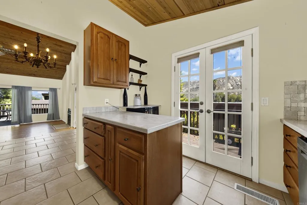 https://cdn.realtyfeed.com/cdn/127/306797818/73f257e6214af91429a78e242d57569d.webp
