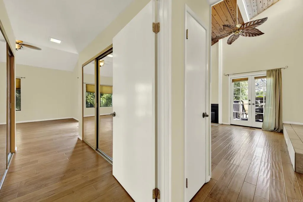 https://cdn.realtyfeed.com/cdn/127/306797818/db309dd6be1ed1f47f14a217518104a4.webp