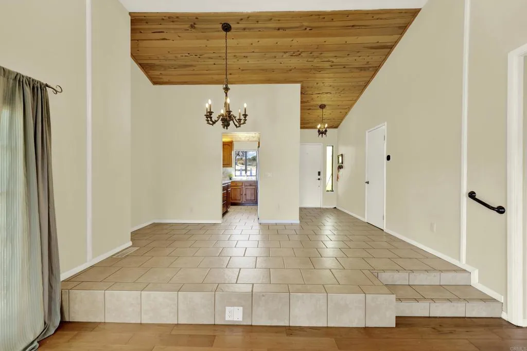 https://cdn.realtyfeed.com/cdn/127/306797818/e4dc66cb5d57d8b79e2be1cebde4ba36.webp