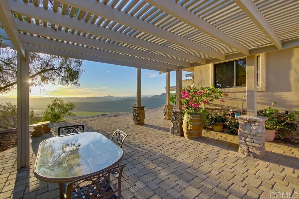 https://cdn.realtyfeed.com/cdn/127/306797842/256ec2bc81c01d54bc41fa452ea802ef.webp