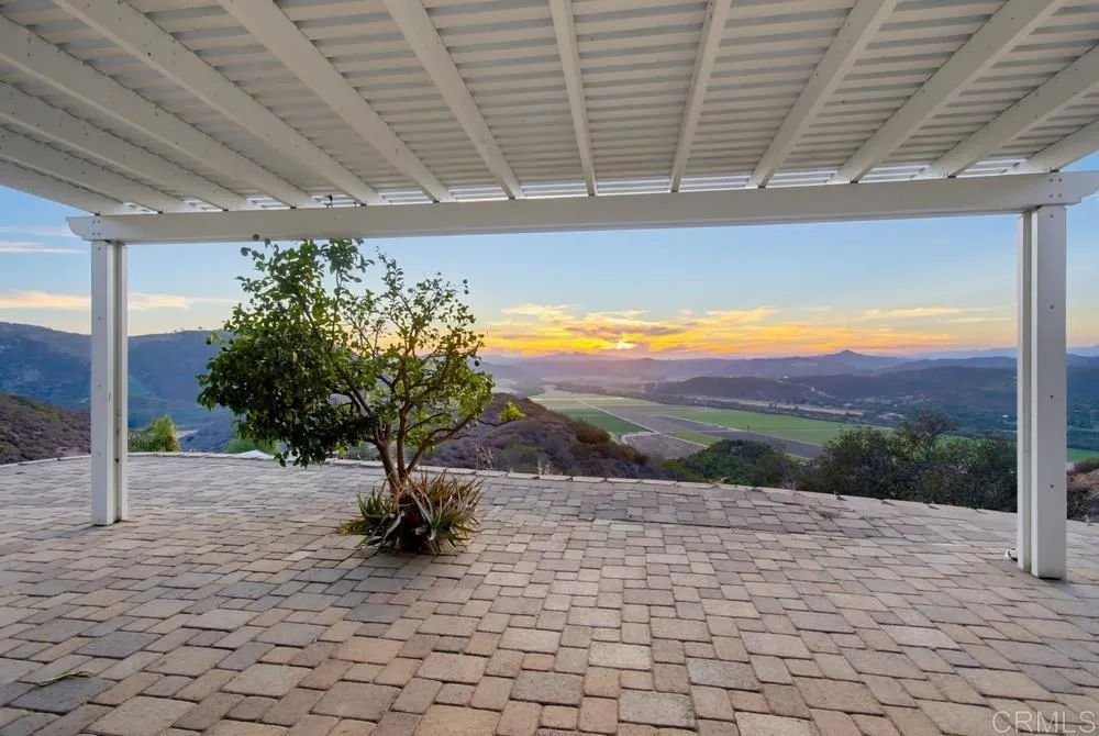 https://cdn.realtyfeed.com/cdn/127/306797842/53a0e66c1f496ba88410896cc8372feb.webp