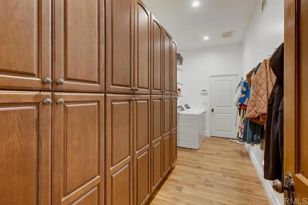 https://cdn.realtyfeed.com/cdn/127/306797842/7b5de235085709b8d3bb8efa81fa5be1.webp