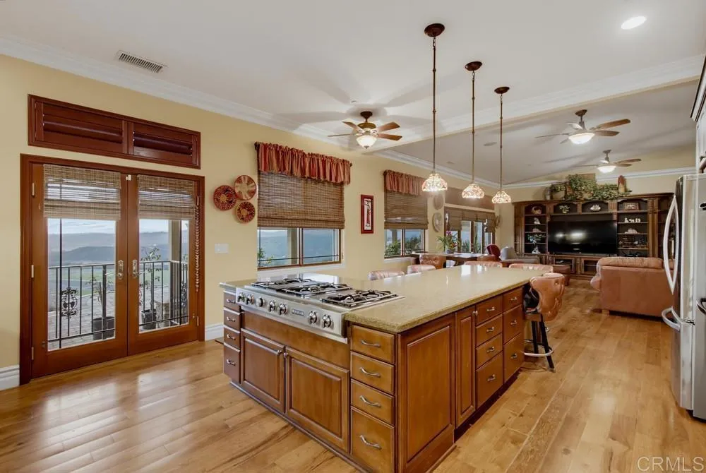 https://cdn.realtyfeed.com/cdn/127/306797842/9bc2fa3ed3286eba8ca931eba76ae4a6.webp