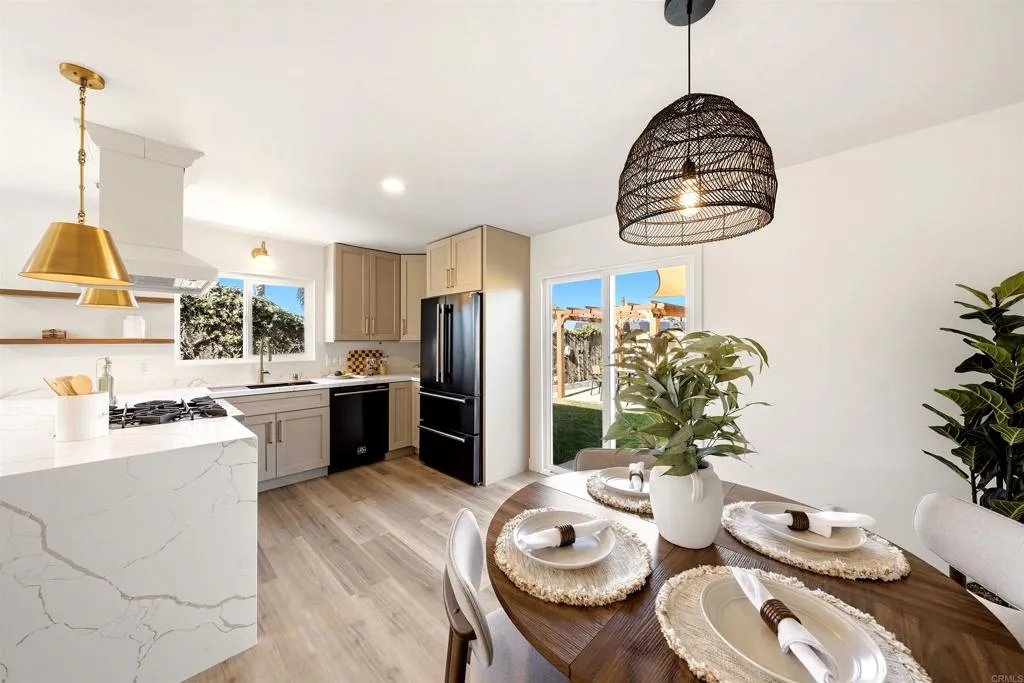 https://cdn.realtyfeed.com/cdn/127/306797846/1cf3033efca897f684390b84e993983b.webp