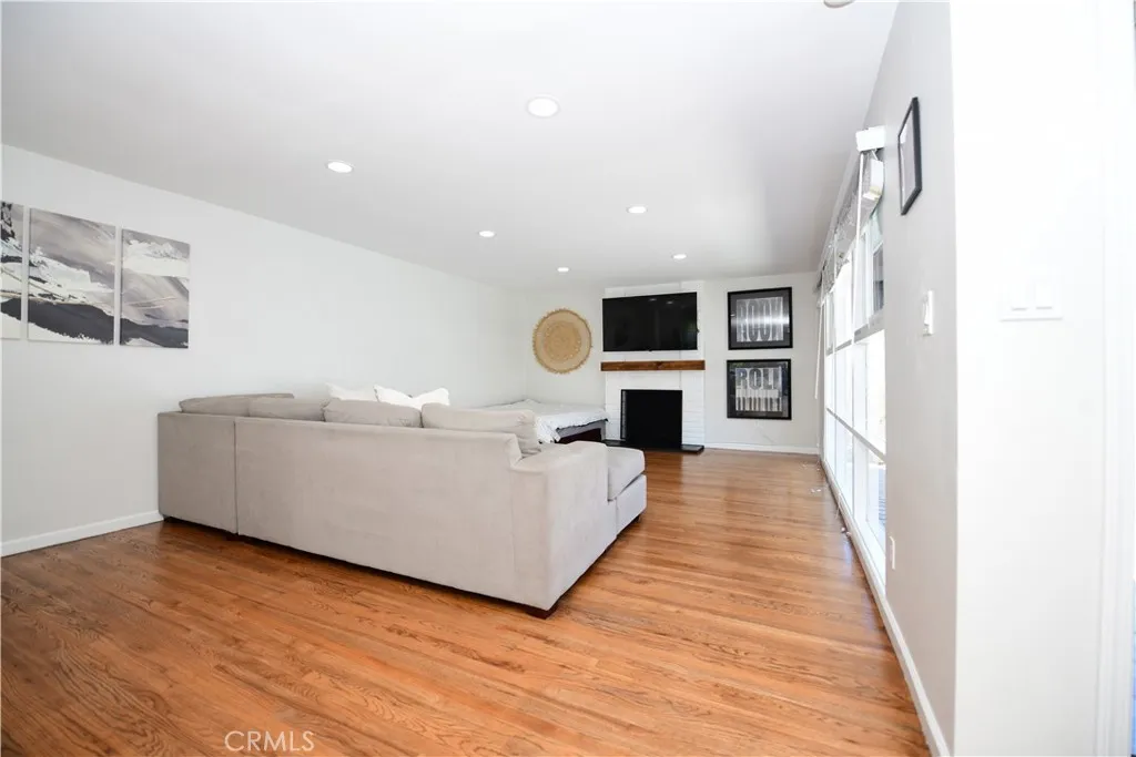 https://cdn.realtyfeed.com/cdn/127/306797851/1fc3f613d0ed20e84fe9e25bc011f47c.webp