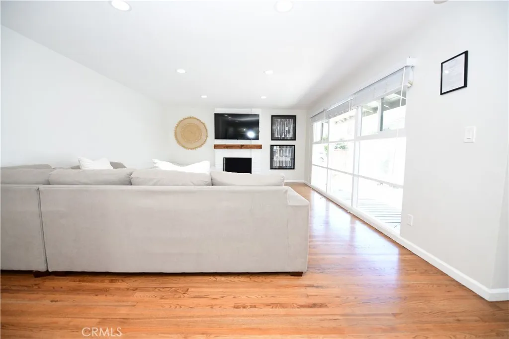 https://cdn.realtyfeed.com/cdn/127/306797851/c81bcf4ae5a5471fe3d0f38d54553971.webp
