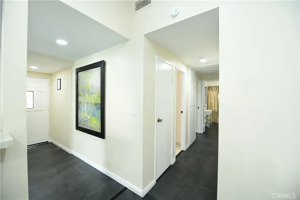 https://cdn.realtyfeed.com/cdn/127/306797867/180de8b0308f9e25e341a6483e898508.webp