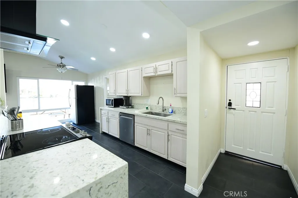 https://cdn.realtyfeed.com/cdn/127/306797867/2ab83e2a9aec57d2e147dbd927942e03.webp