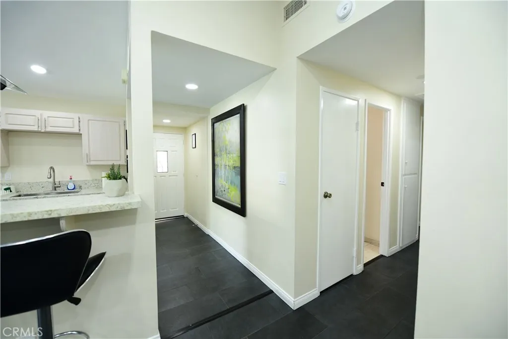 9452 Larrabee Avenue, San Diego, CA 92123 - Photo 5 of 20, San Diego, CA