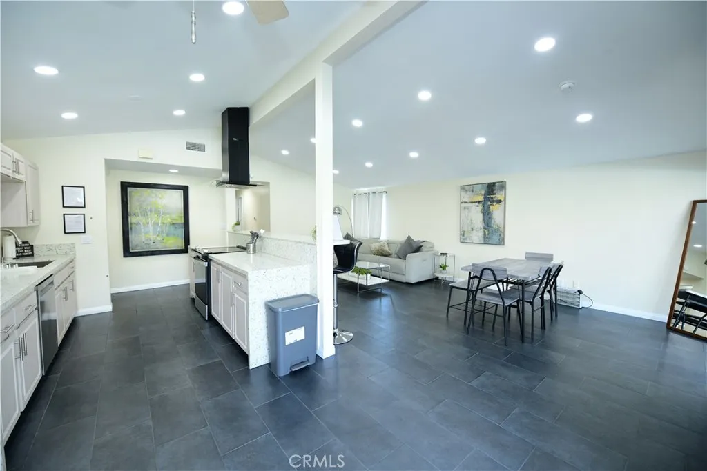 9452 Larrabee Avenue, San Diego, CA 92123 - Photo 2 of 20, San Diego, CA