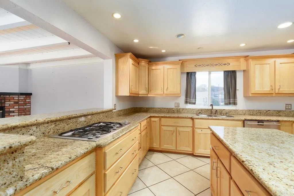 https://cdn.realtyfeed.com/cdn/127/306797926/daf957f9bae750975a514525ce777be2.webp