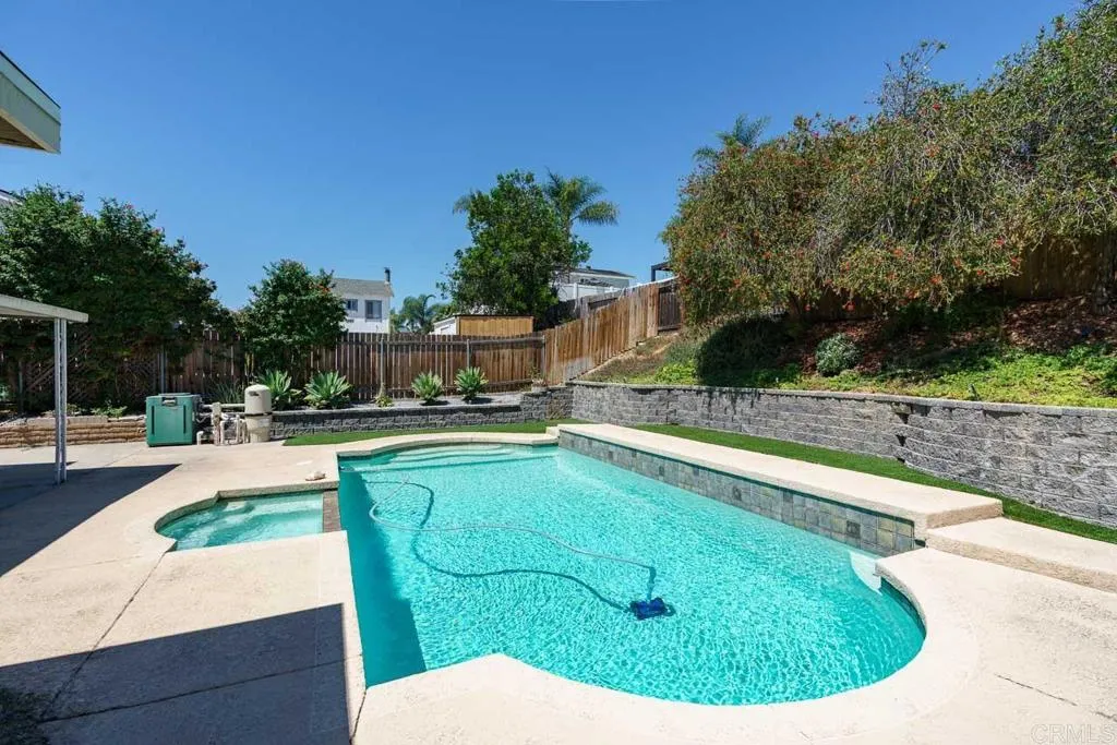 https://cdn.realtyfeed.com/cdn/127/306797926/e4ca8c8c49c180427bfbc36f51c475b7.webp