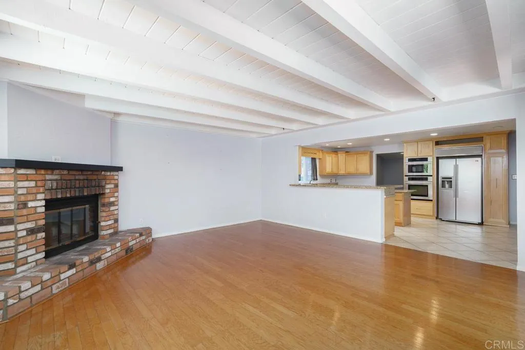 https://cdn.realtyfeed.com/cdn/127/306797926/e59703cab78c4a0e8544a76866871fbb.webp