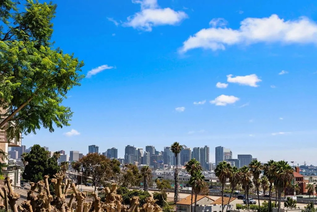 https://cdn.realtyfeed.com/cdn/127/306797936/47c2d5c1e3792b08fd455d67bd86bd3c.webp