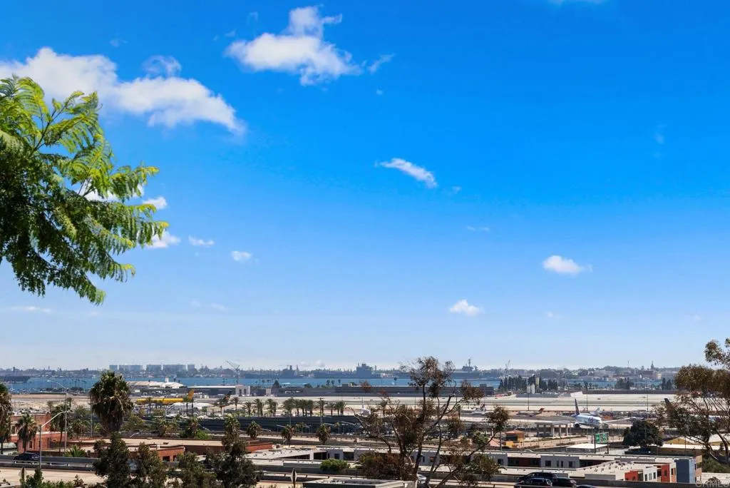 https://cdn.realtyfeed.com/cdn/127/306797936/810ee2f81b8cde7640708c90b26566f0.webp