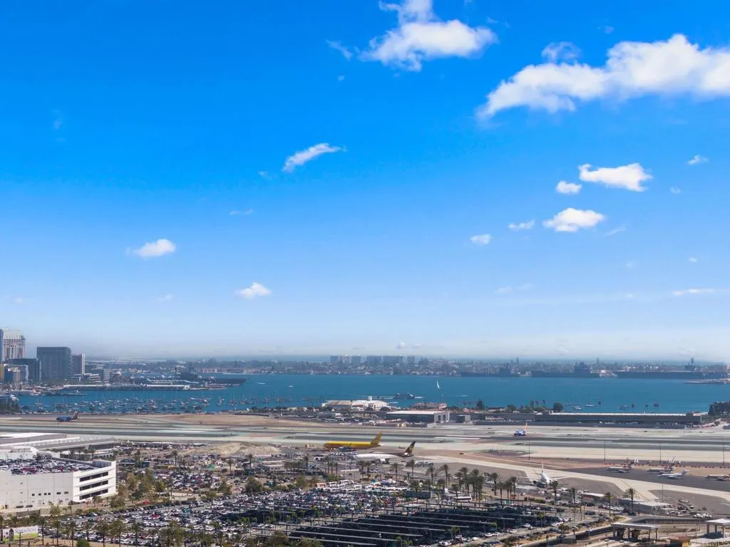 https://cdn.realtyfeed.com/cdn/127/306797936/8f840700f5d4a2051da33a6c7c07b7af.webp