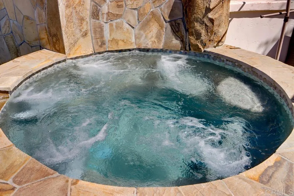 https://cdn.realtyfeed.com/cdn/127/306797940/0aeb09a29149abaeed2ce677f7b8d569.webp