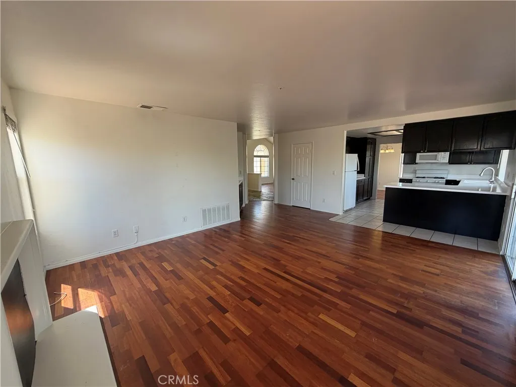 https://cdn.realtyfeed.com/cdn/127/306797968/51a4fb621224bcfa43db6f42461820f2.webp