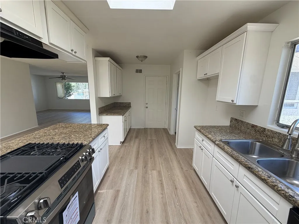 https://cdn.realtyfeed.com/cdn/127/306797974/c9e10318f7a4f8b4fbef8d23150a73b7.webp