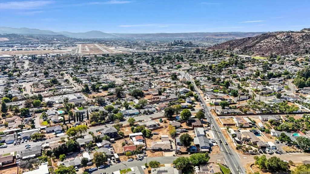 https://cdn.realtyfeed.com/cdn/127/306797982/0da585398f6a5b4470196ed9636639da.webp