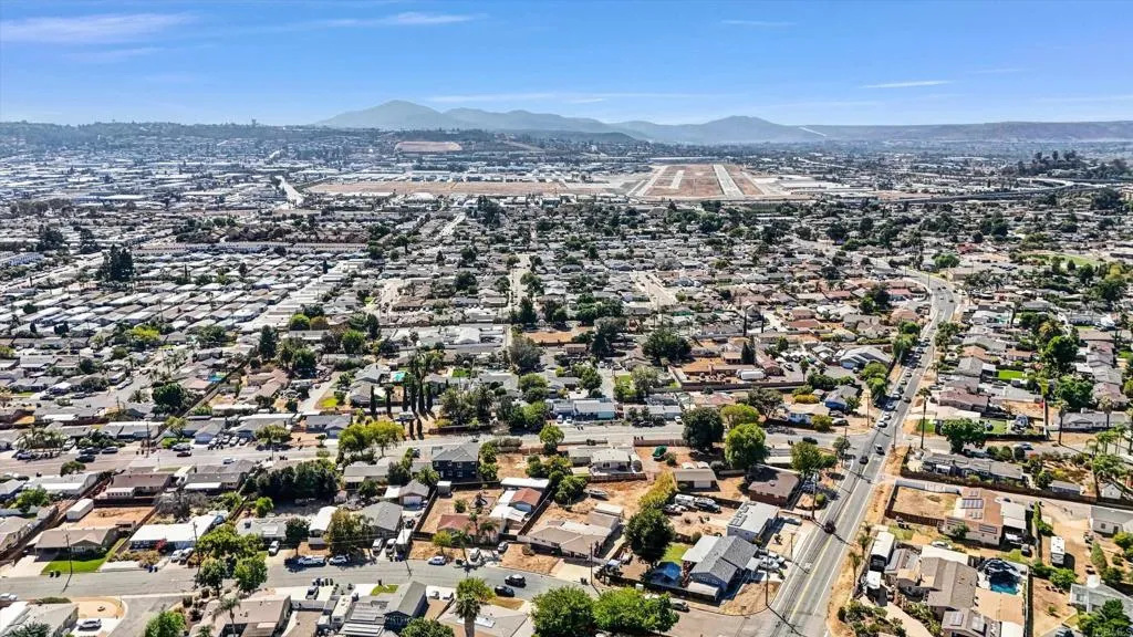 https://cdn.realtyfeed.com/cdn/127/306797982/0ecf5021dfe62ac03b616fe24dacc0b0.webp