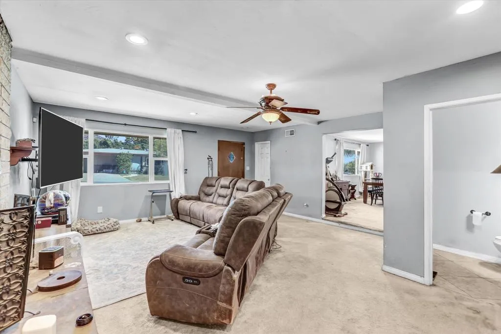 https://cdn.realtyfeed.com/cdn/127/306797982/b3bcdb2eca22ff8360d110c9ae47b98d.webp