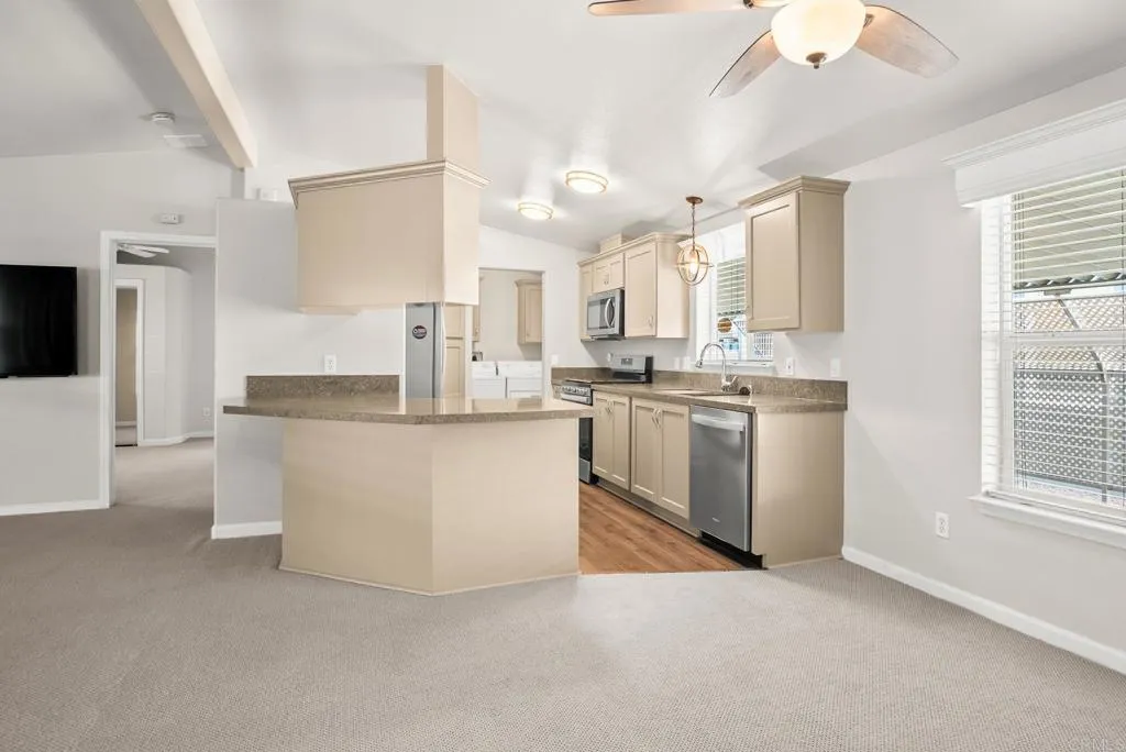 https://cdn.realtyfeed.com/cdn/127/306798017/0d08900a914984ddefd86ea3d15ddbbb.webp