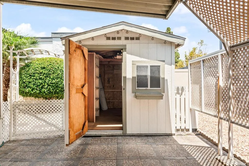 https://cdn.realtyfeed.com/cdn/127/306798017/bbdc77a8ef6cc381abbcee8b7edb659a.webp