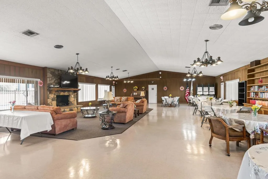 https://cdn.realtyfeed.com/cdn/127/306798017/d056717e0fcac220e18ff465de310515.webp