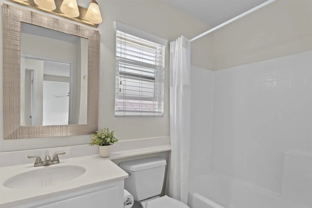 https://cdn.realtyfeed.com/cdn/127/306798076/126ea987a1ee91079defec94480e6b63.webp