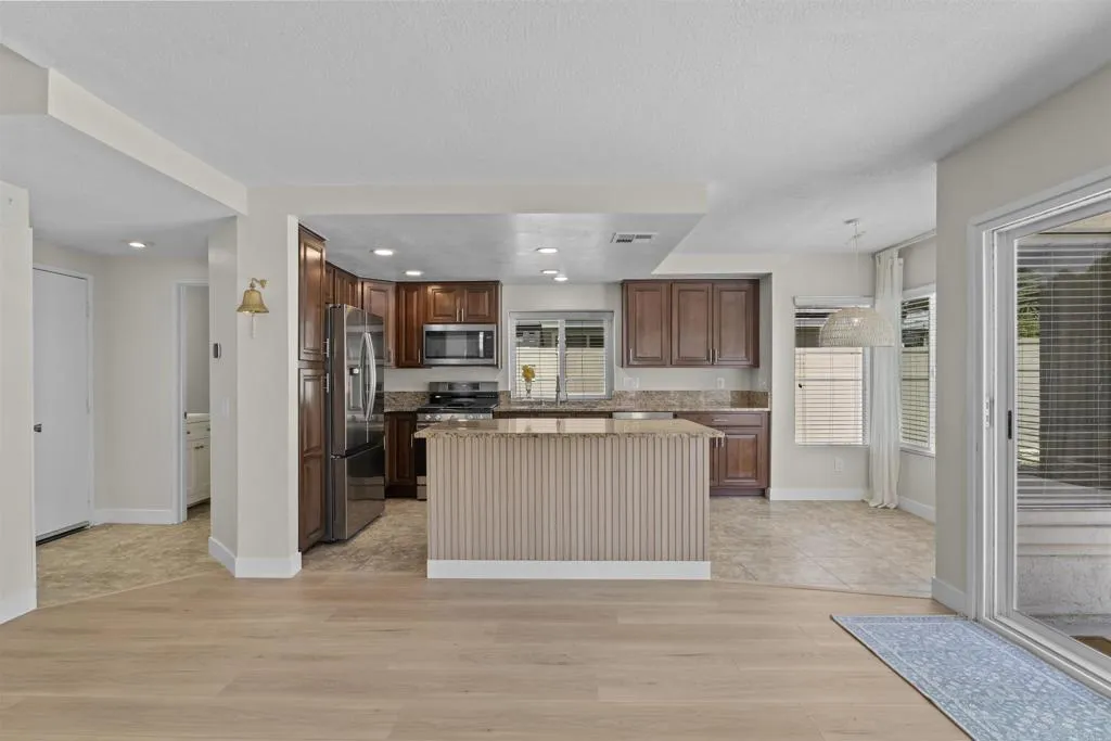https://cdn.realtyfeed.com/cdn/127/306798076/40ca0df6f3634c07002a4d4f3df77cdf.webp