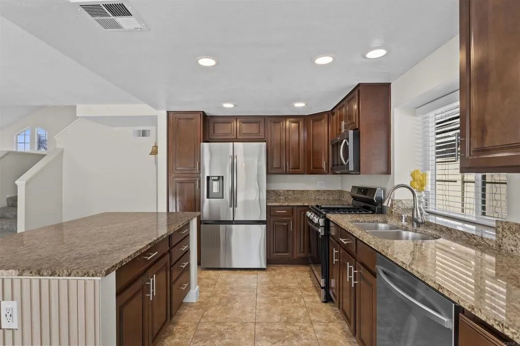 https://cdn.realtyfeed.com/cdn/127/306798076/62b29c1cca19a69e79819c5bcf4ae08b.webp