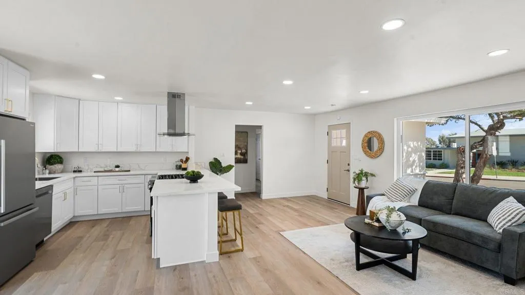 https://cdn.realtyfeed.com/cdn/127/306798151/233f2801a2da3632032f6a9a3684f519.webp