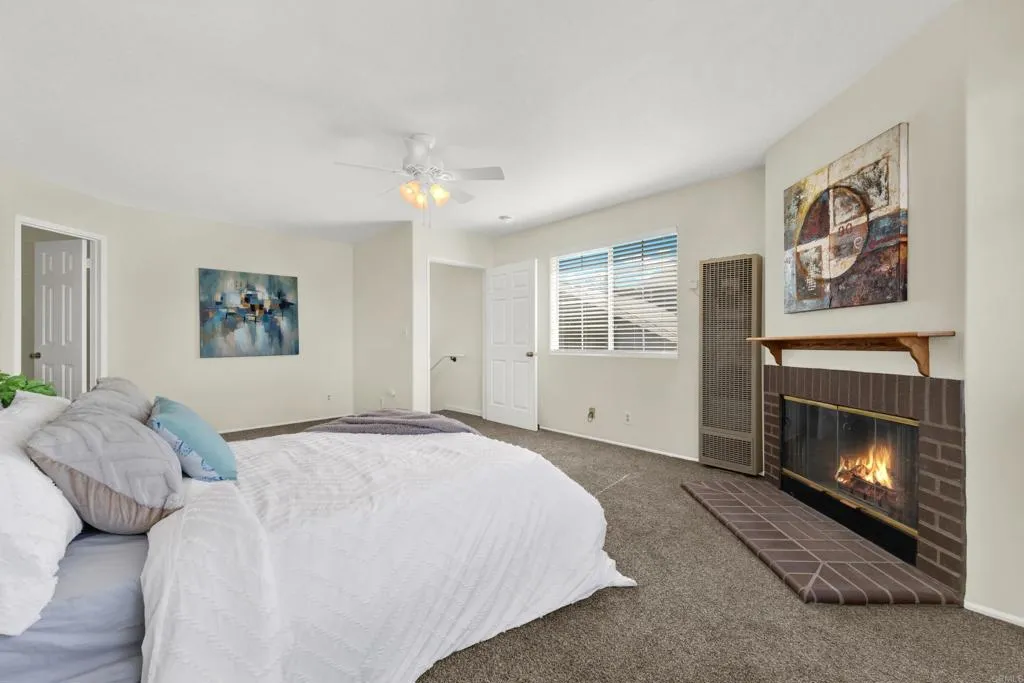 https://cdn.realtyfeed.com/cdn/127/306798152/429ba102c9101e37d0610476d77ca061.webp