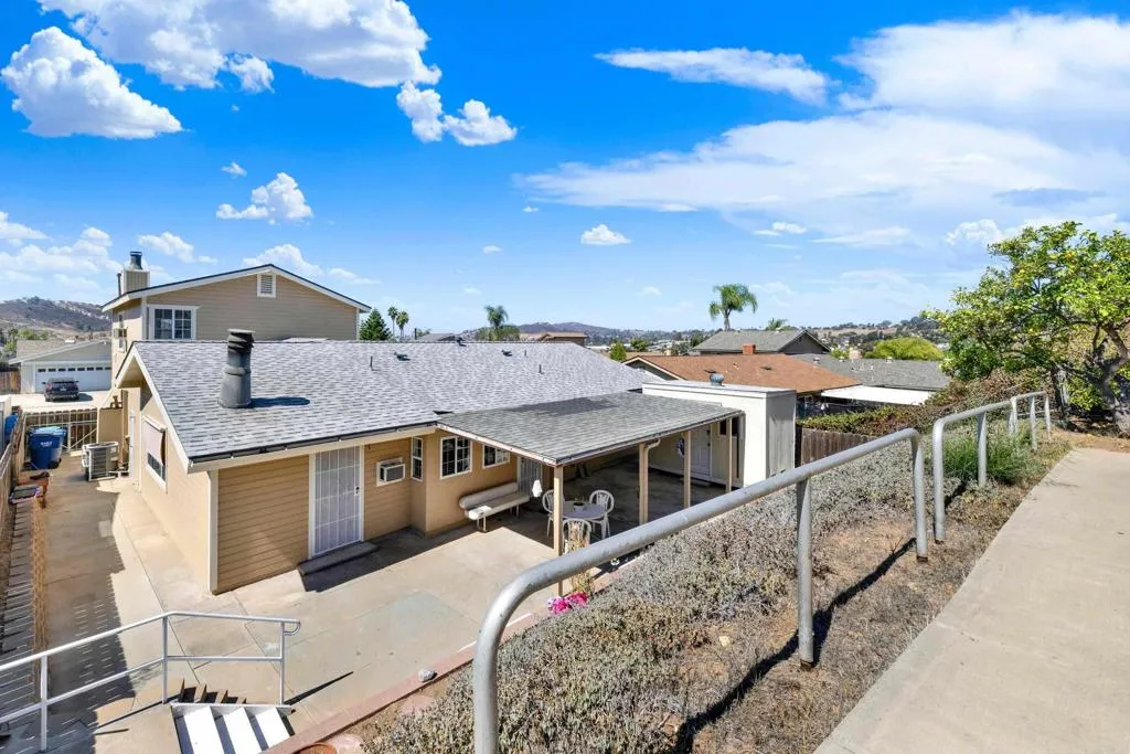 https://cdn.realtyfeed.com/cdn/127/306798152/afa483237e493707e7790ac85870ab52.webp