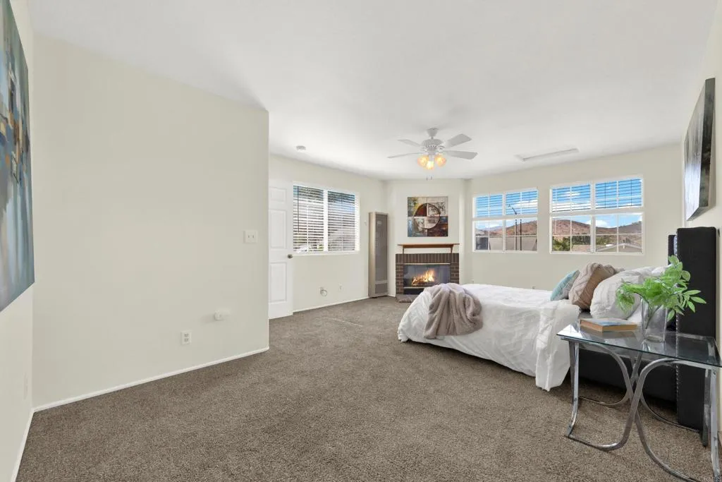 https://cdn.realtyfeed.com/cdn/127/306798152/beafe7b44fb49a4b2bb4d56ec02254aa.webp