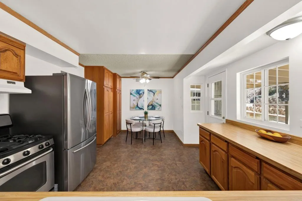 https://cdn.realtyfeed.com/cdn/127/306798152/cf0121d76b679f72ffe3c63690ccb2ed.webp