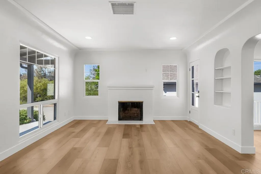 https://cdn.realtyfeed.com/cdn/127/306798155/28f2d5ffb65fc3647f610e8bfd30e23d.webp