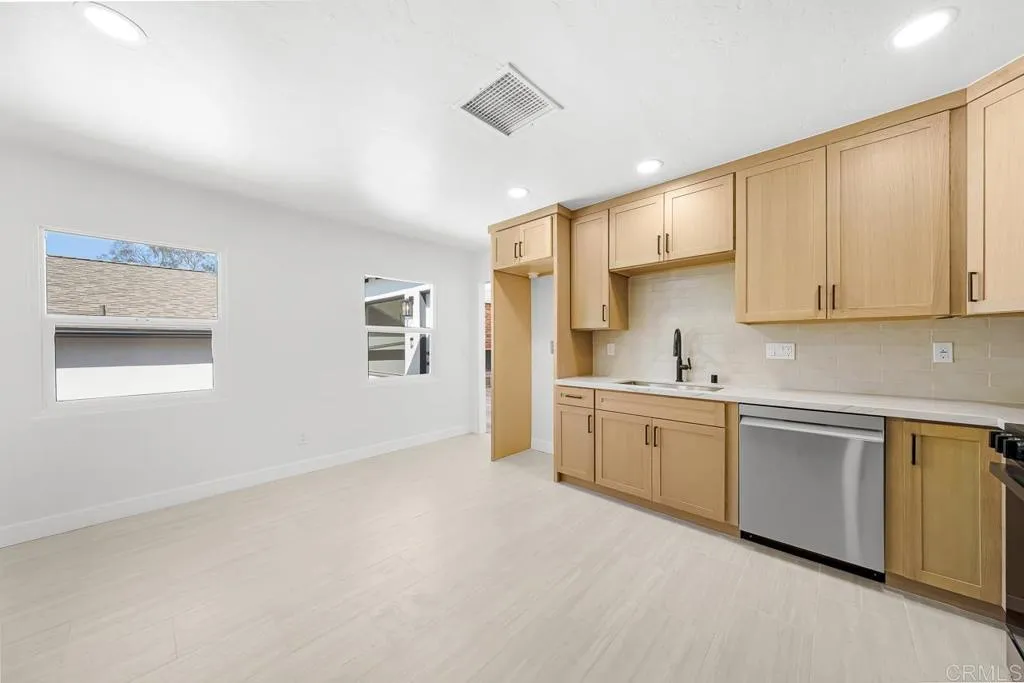 https://cdn.realtyfeed.com/cdn/127/306798155/e25c28c4ce54e705865e3ec0f5e10e0c.webp