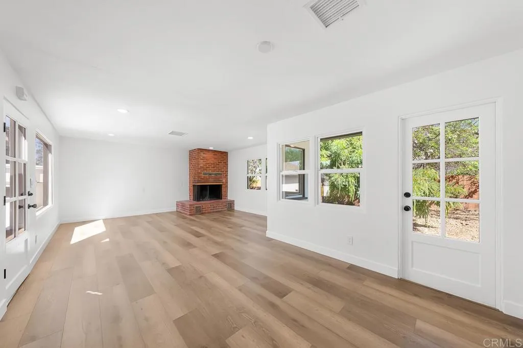 https://cdn.realtyfeed.com/cdn/127/306798155/f5b79386f019617910db29c30fd3ed08.webp