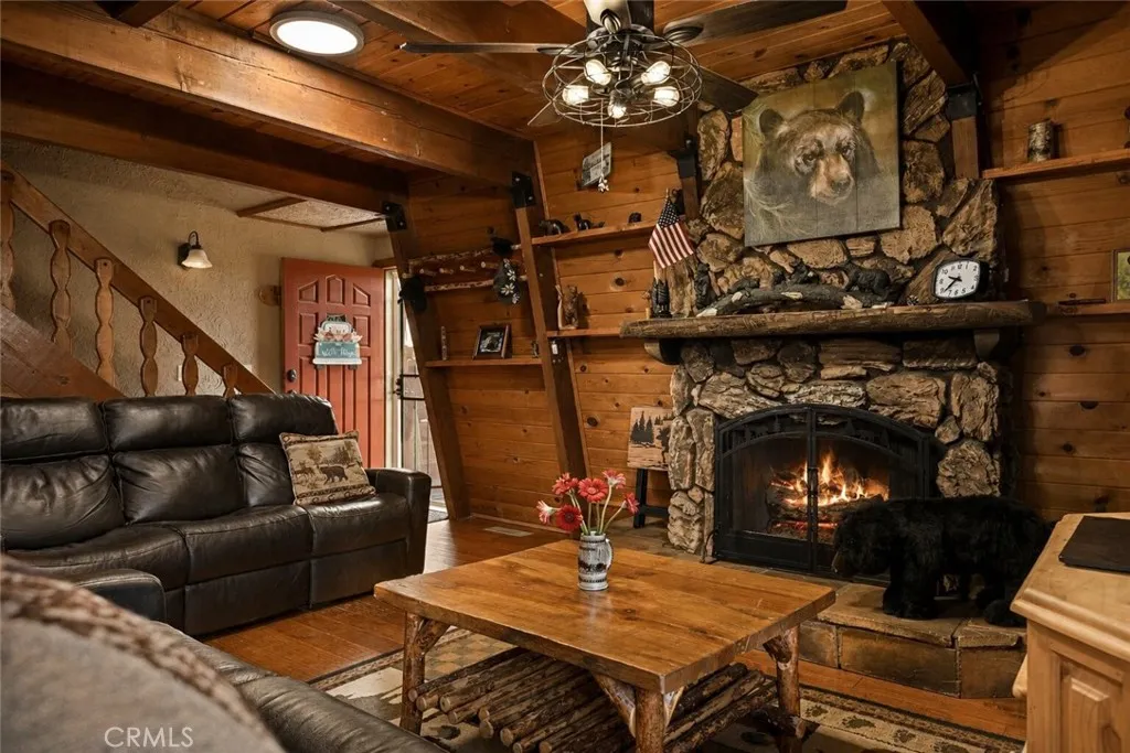 Crestline, CA 92325