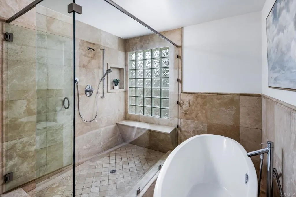 https://cdn.realtyfeed.com/cdn/127/306798290/0c823b30f732121989fdb53026a0cb05.webp